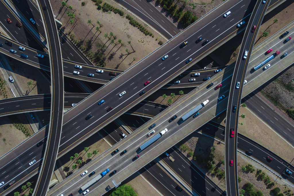 Como Rotas Inteligentes Impactam a Segurança no Transporte de Materiais Biológicos